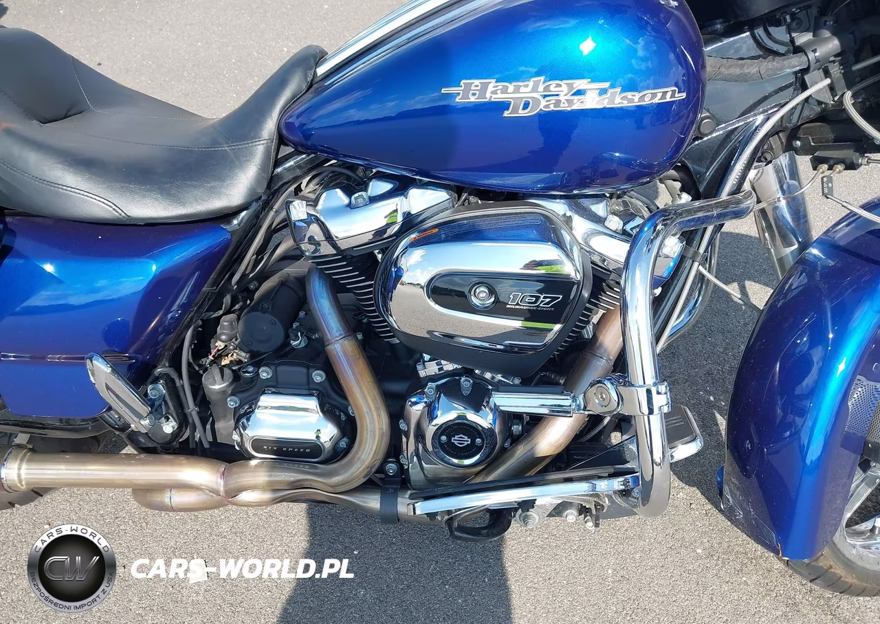 2017 Harley-Davidson Flhx Street Glide VIN:1HD1KBC19HB654041 - 8