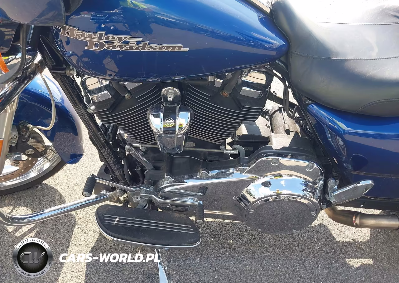 2017 Harley-Davidson Flhx Street Glide VIN:1HD1KBC19HB654041 - 9