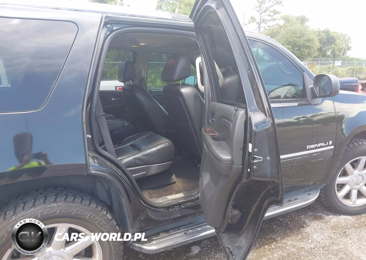2008 GMC Yukon Denali VIN:1GKEC63858J215157 - 8
