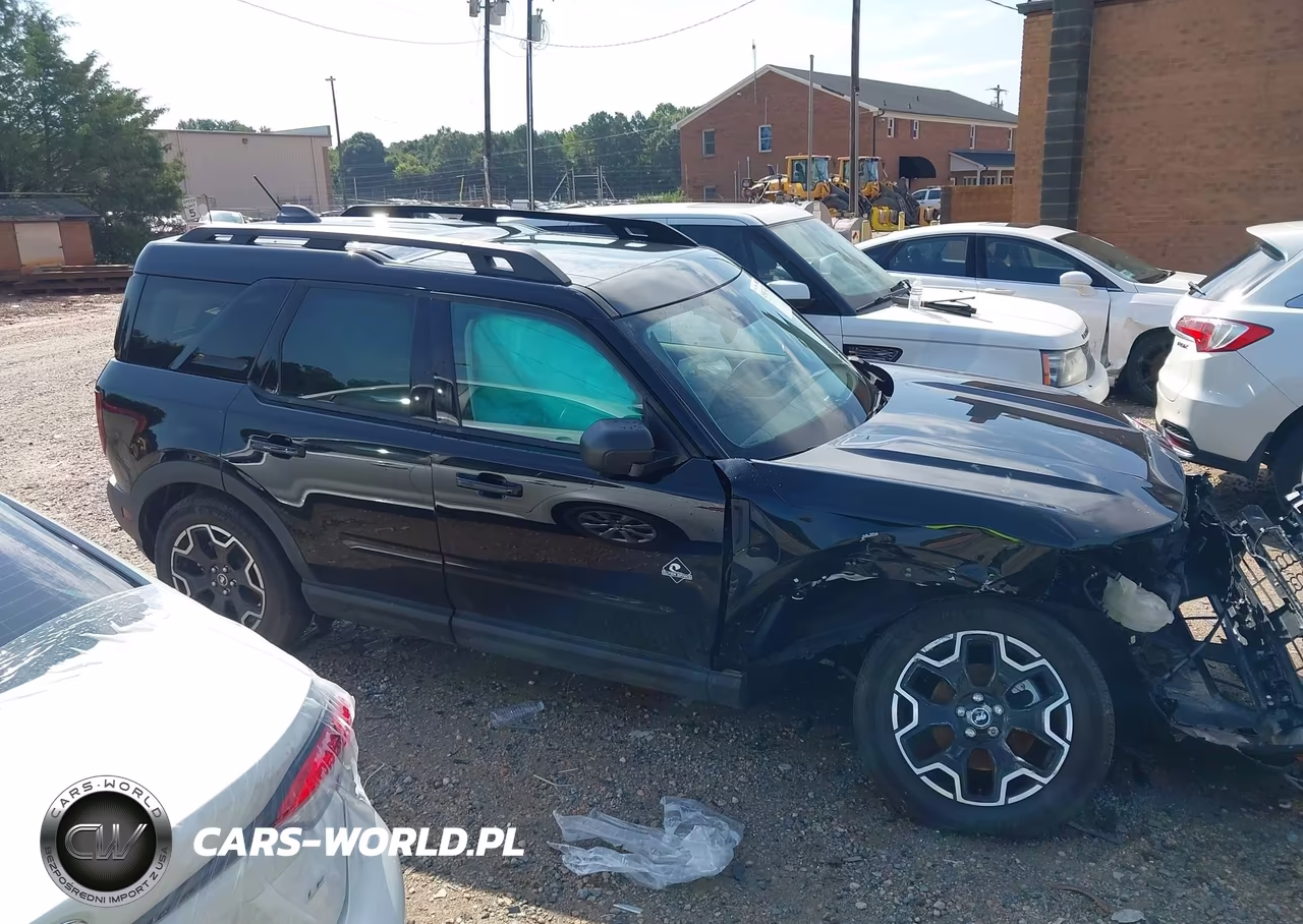 2025 Ford Bronco Sport Outer Banks VIN:3FMCR9CN6SRE86522 - 14