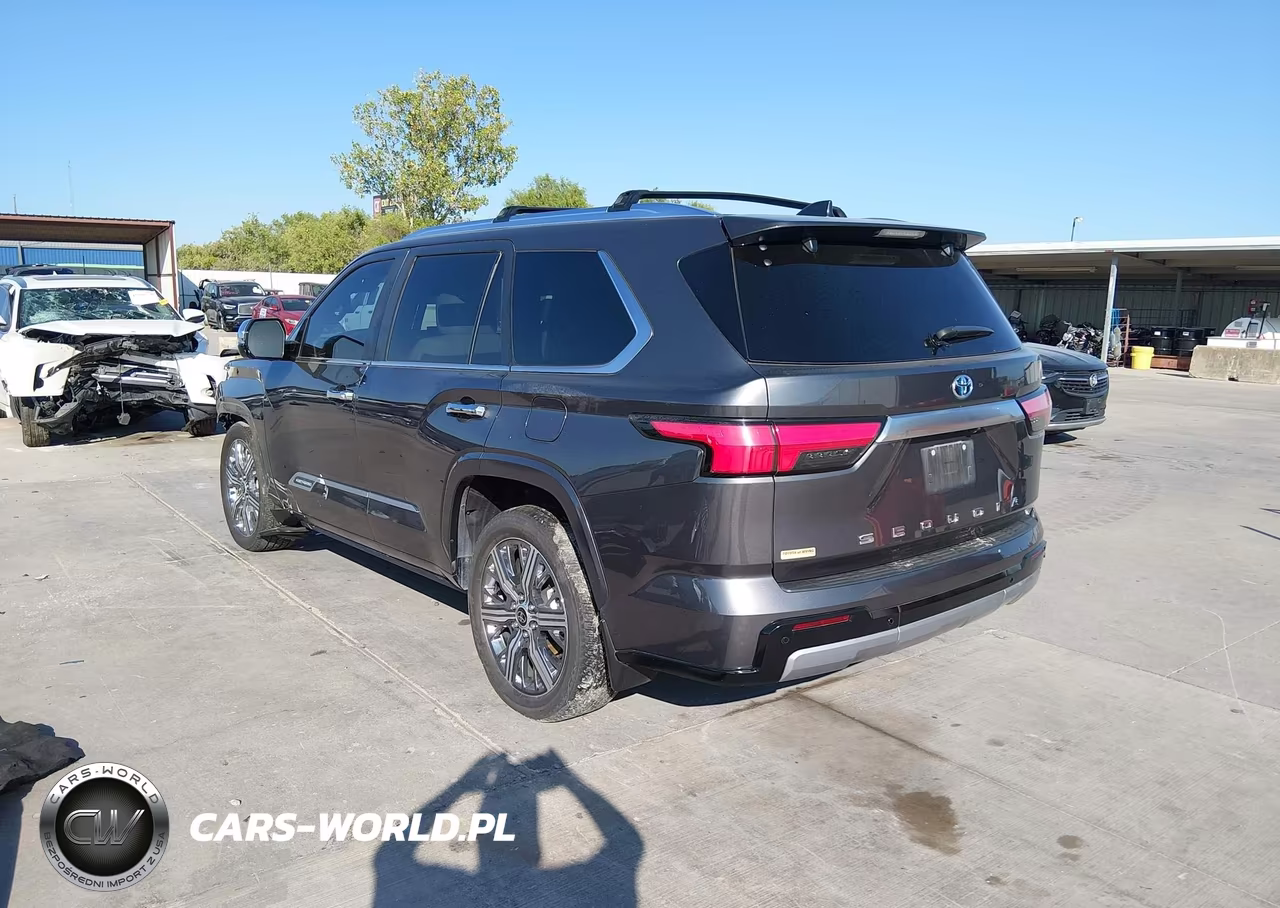 2024 Toyota Sequoia Capstone VIN:7SVAAABA3RX047076 - 3