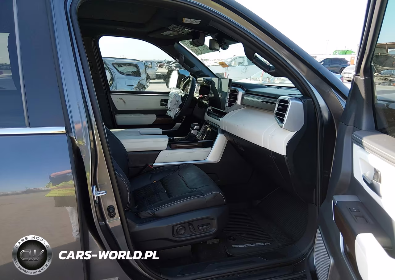 2024 Toyota Sequoia Capstone VIN:7SVAAABA3RX047076 - 5