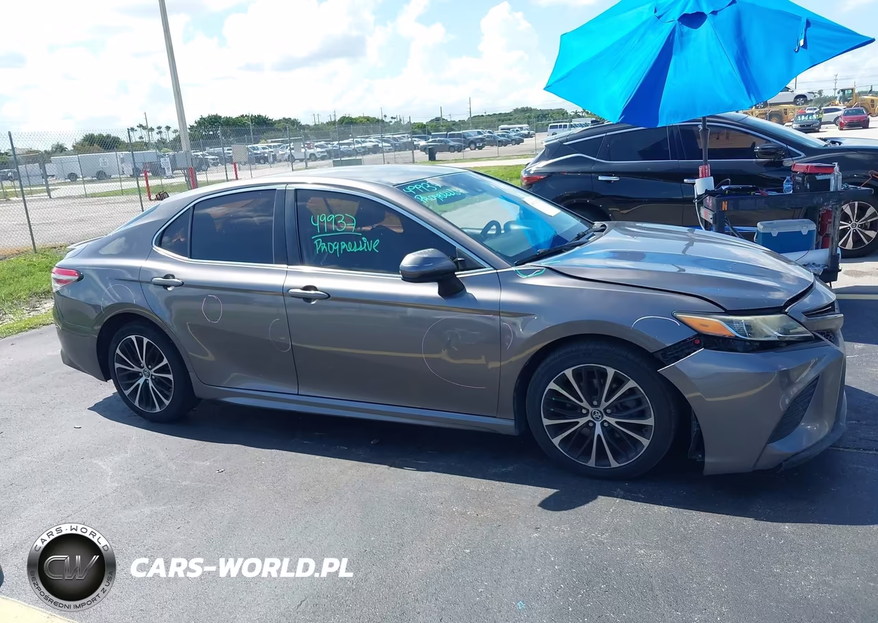 2018 Toyota Camry Se VIN:4T1B11HK3JU594381 - 13
