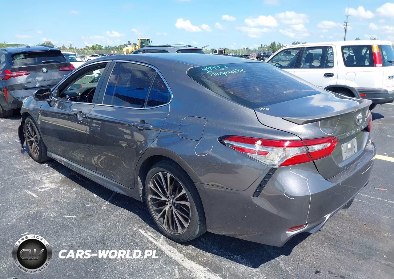2018 Toyota Camry Se VIN:4T1B11HK3JU594381 - 3