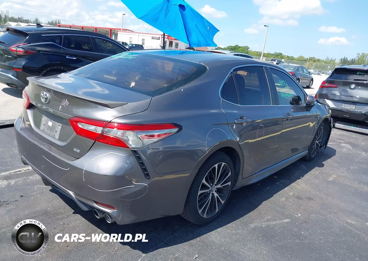 2018 Toyota Camry Se VIN:4T1B11HK3JU594381 - 4