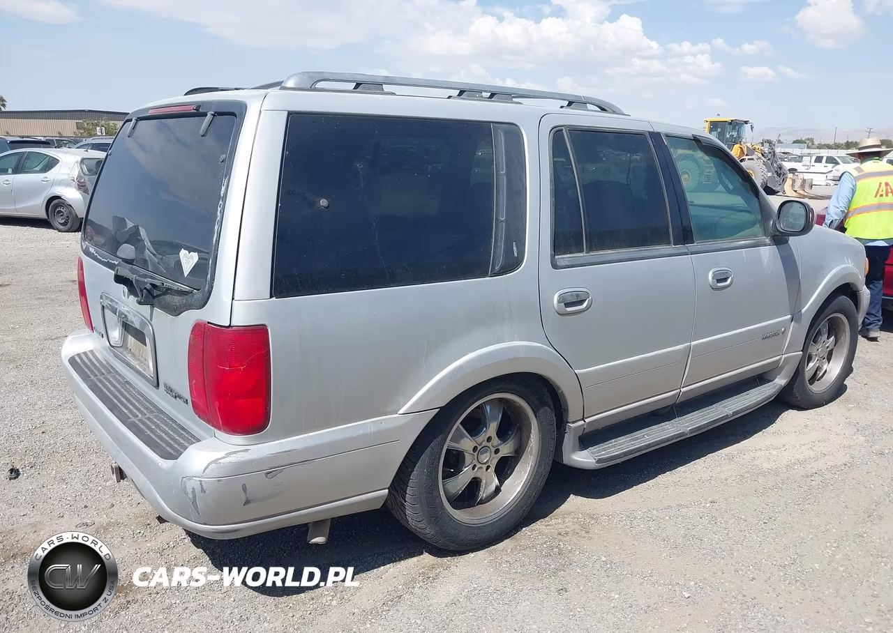 2000 Lincoln Navigator VIN:5LMRU27AXYLJ11048 - 4