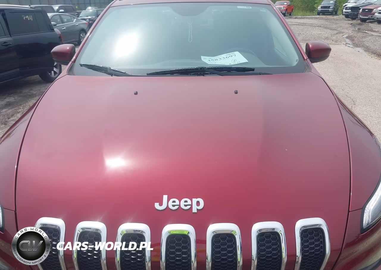 2018 Jeep Cherokee Latitude Plus 4X4 VIN:1C4PJMLX1JD599223 - 6