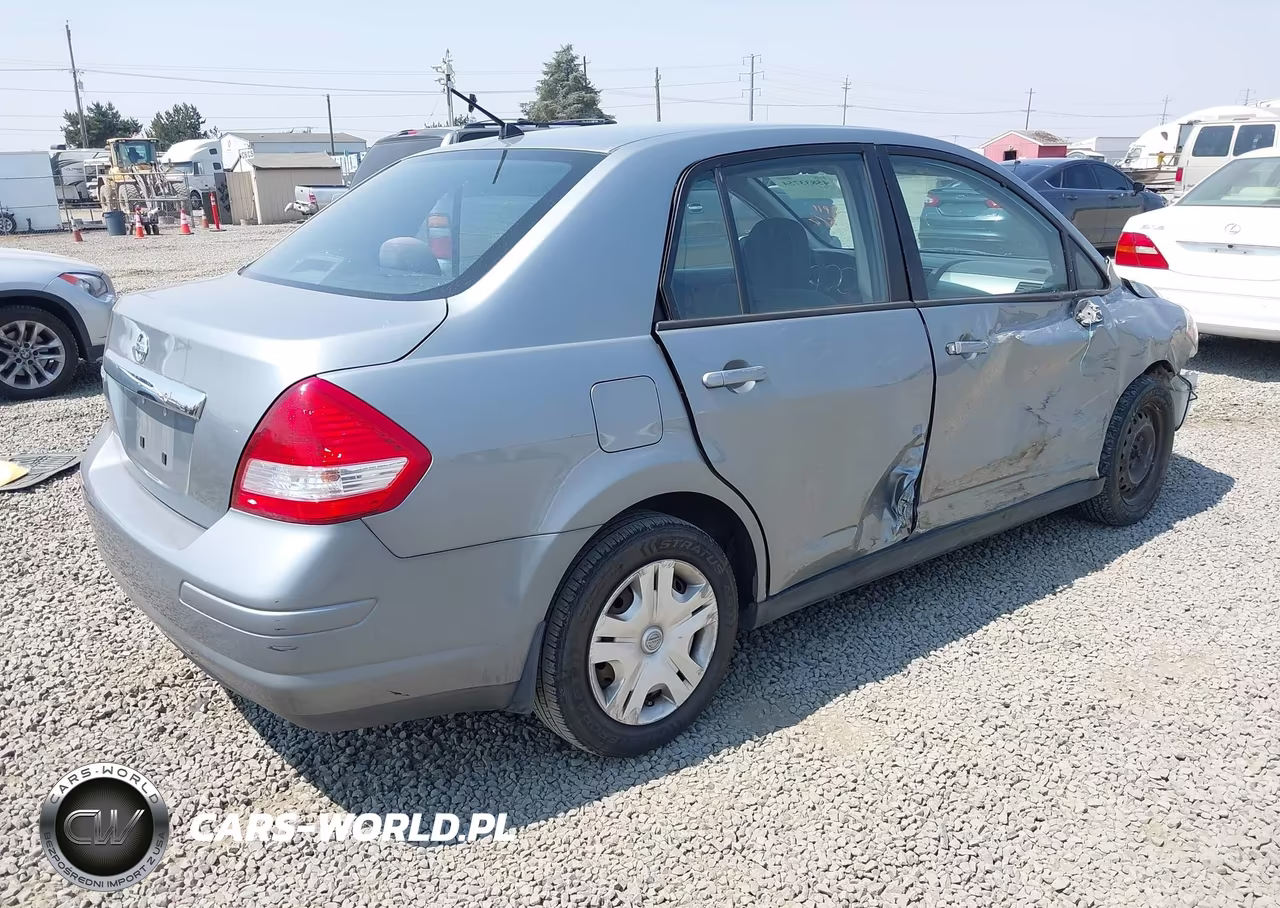 2010 Nissan Versa 1.8S VIN:3N1BC1AP1AL414204 - 4