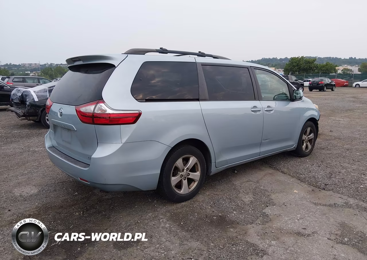 2015 Toyota Sienna Le 8 Passenger VIN:5TDKK3DC6FS556666 - 4