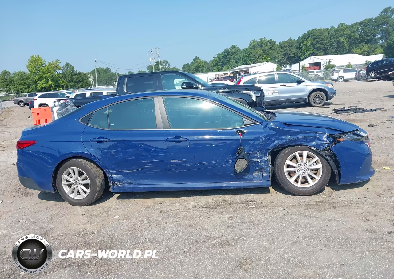 2025 Toyota Camry Le VIN:4T1DAACK0SU010309 - 13
