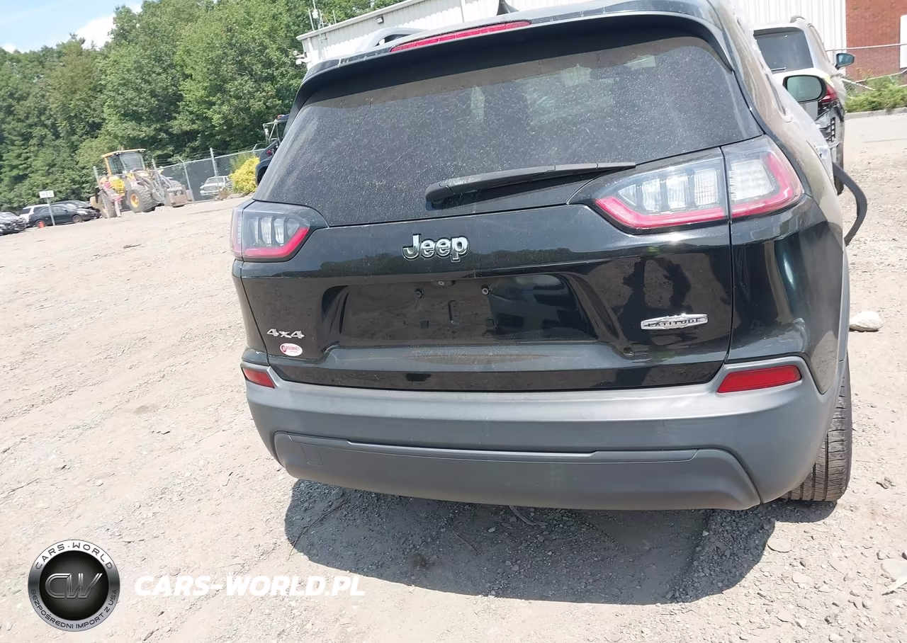 2019 Jeep Cherokee Latitude Plus 4X4 VIN:1C4PJMLB6KD195341 - 16