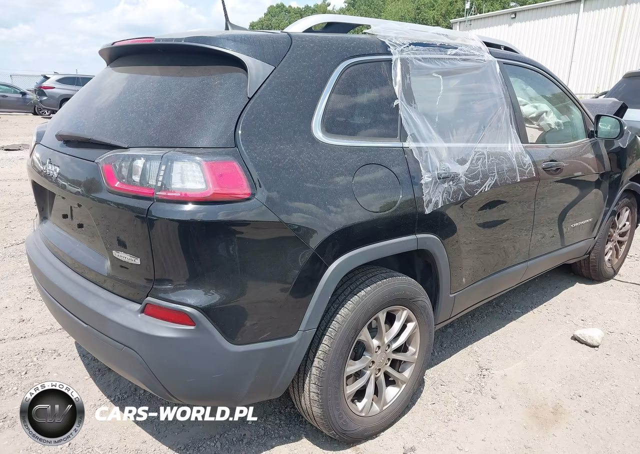 2019 Jeep Cherokee Latitude Plus 4X4 VIN:1C4PJMLB6KD195341 - 4