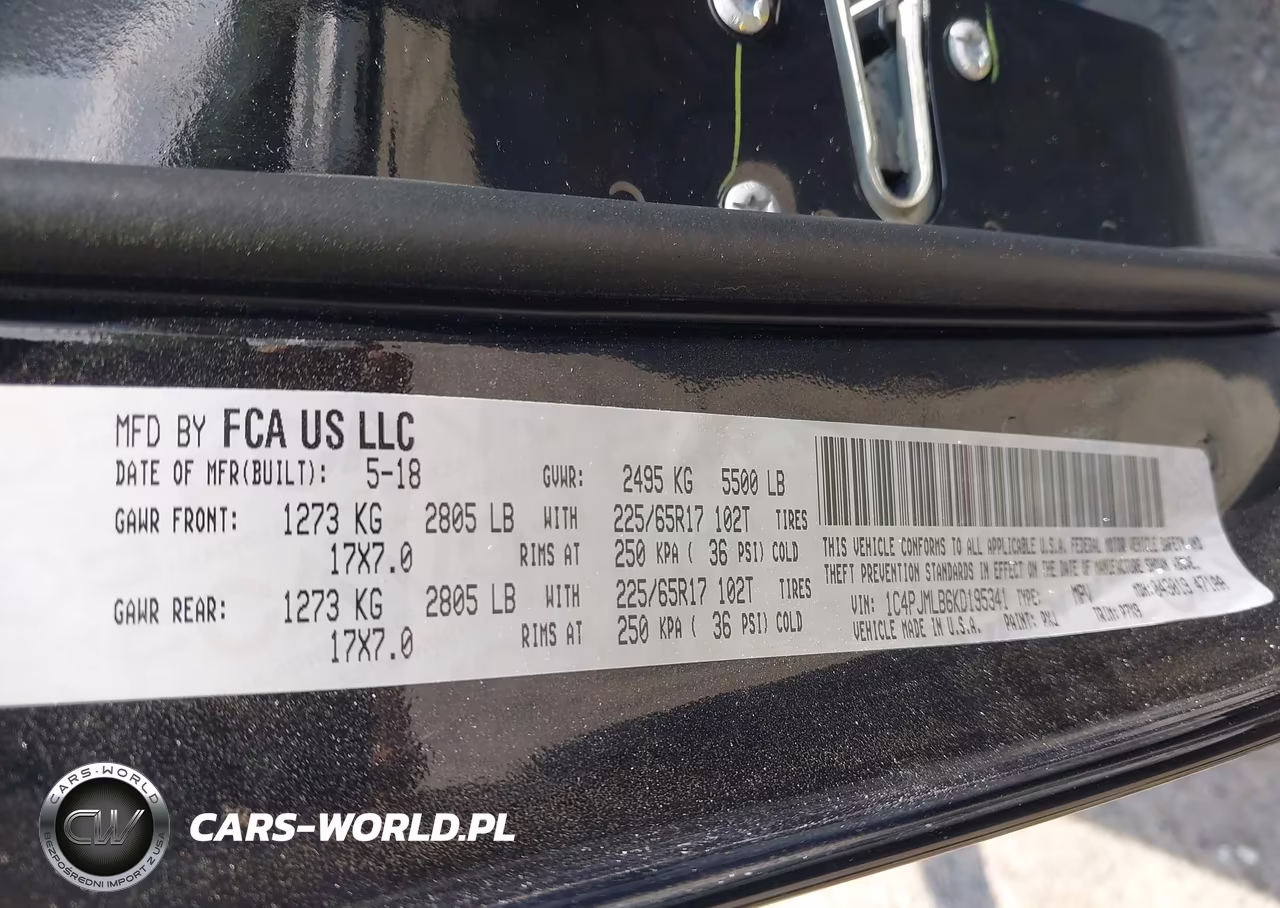 2019 Jeep Cherokee Latitude Plus 4X4 VIN:1C4PJMLB6KD195341 - 9