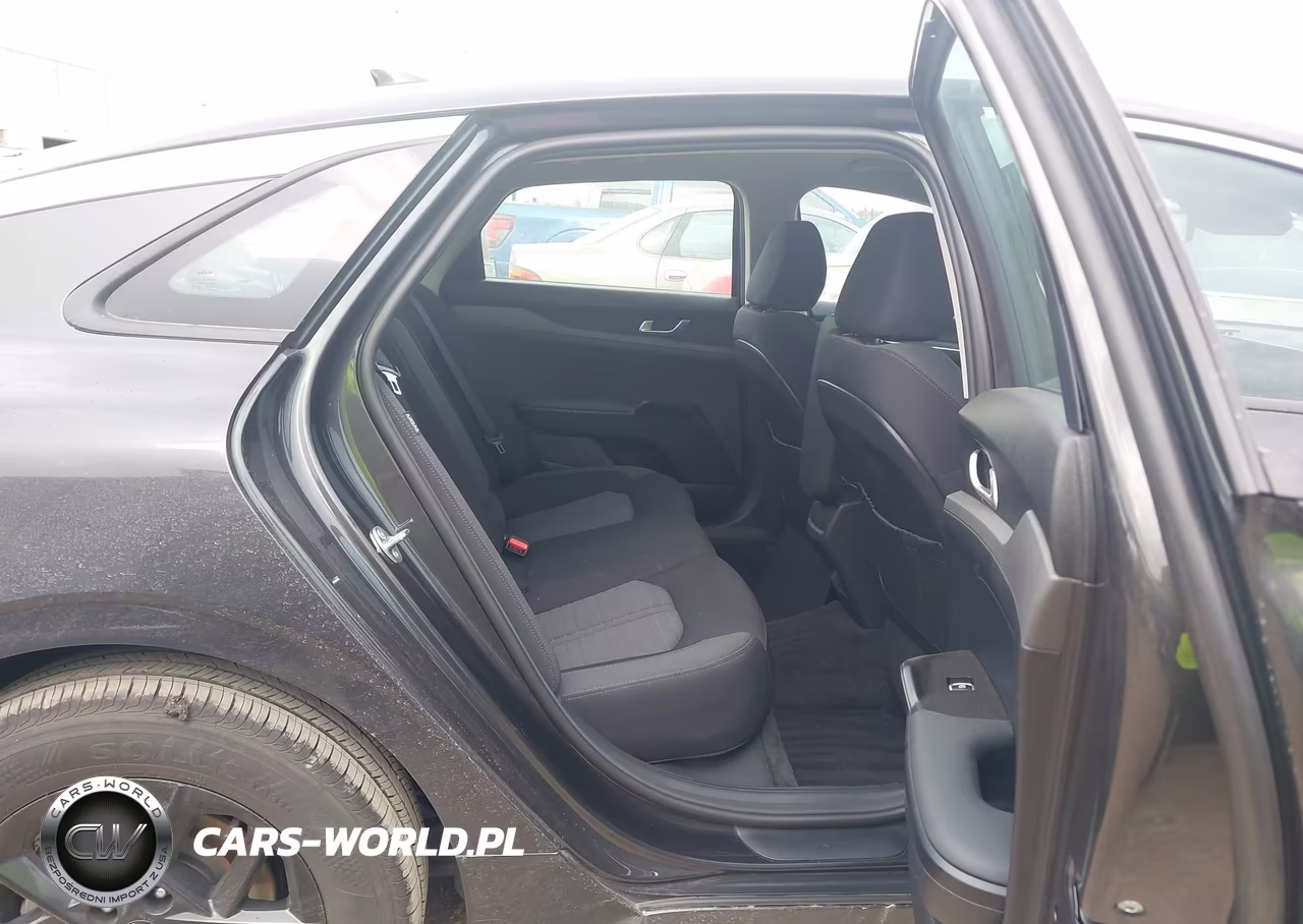 2026 Kia K5 Lxs Fwd VIN:KNAG24J73T5427981 - 8