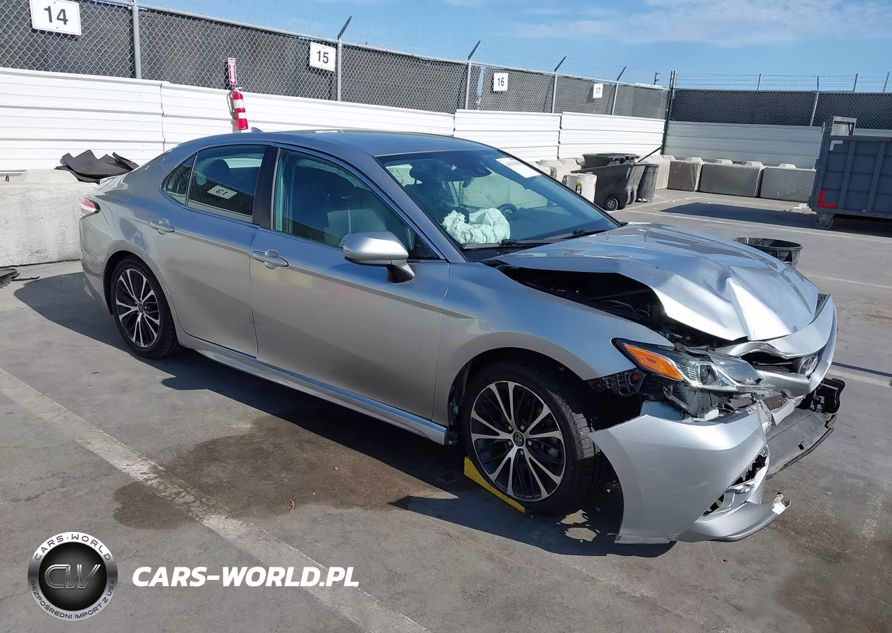 2020 Toyota Camry Se – zdjęcie 1 z 17