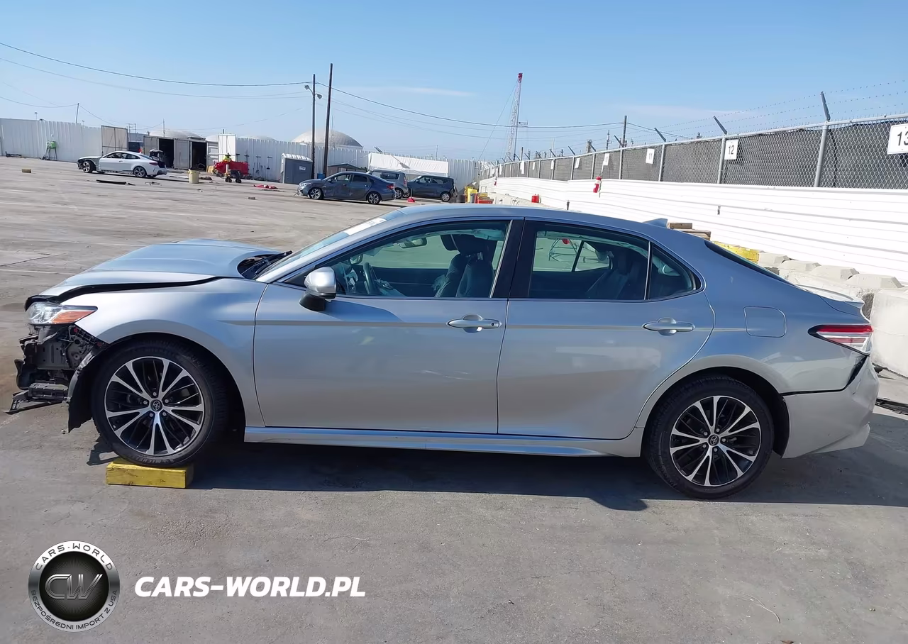2020 Toyota Camry Se VIN:4T1G11AK4LU864477 - 15