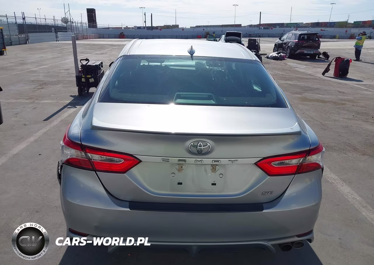 2020 Toyota Camry Se VIN:4T1G11AK4LU864477 - 17