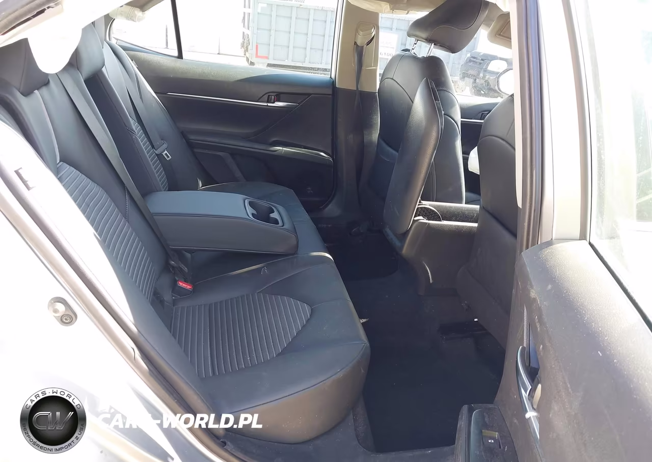 2020 Toyota Camry Se VIN:4T1G11AK4LU864477 - 8