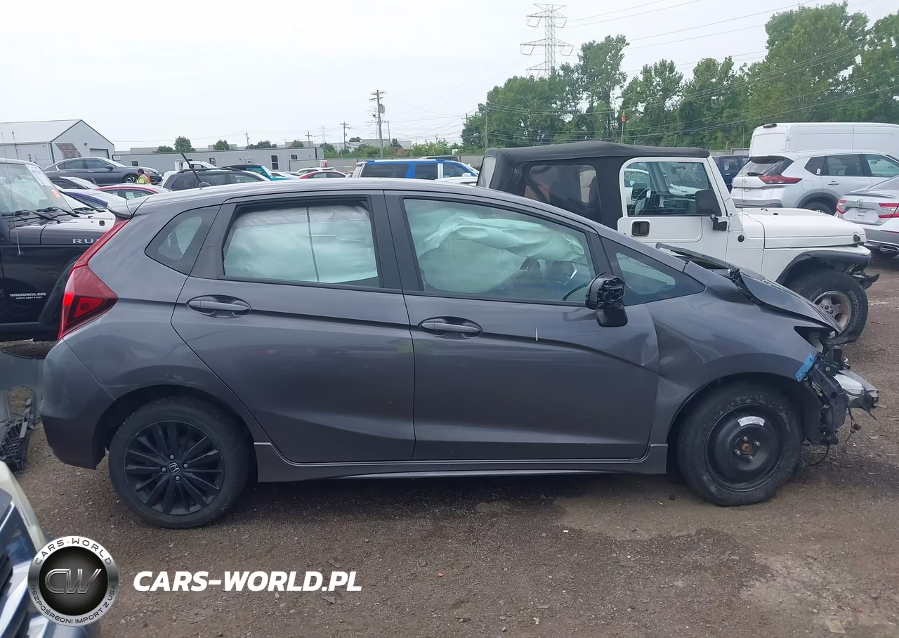 2018 Honda Fit Sport VIN:3HGGK5H71JM723024 - 14