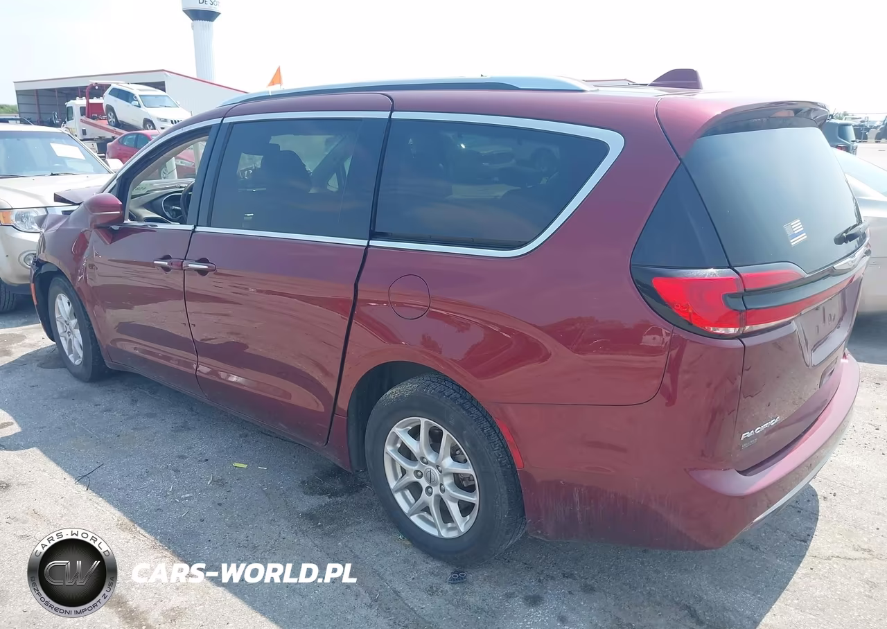 2021 Chrysler Pacifica Touring L VIN:2C4RC1BG5MR584969 - 3