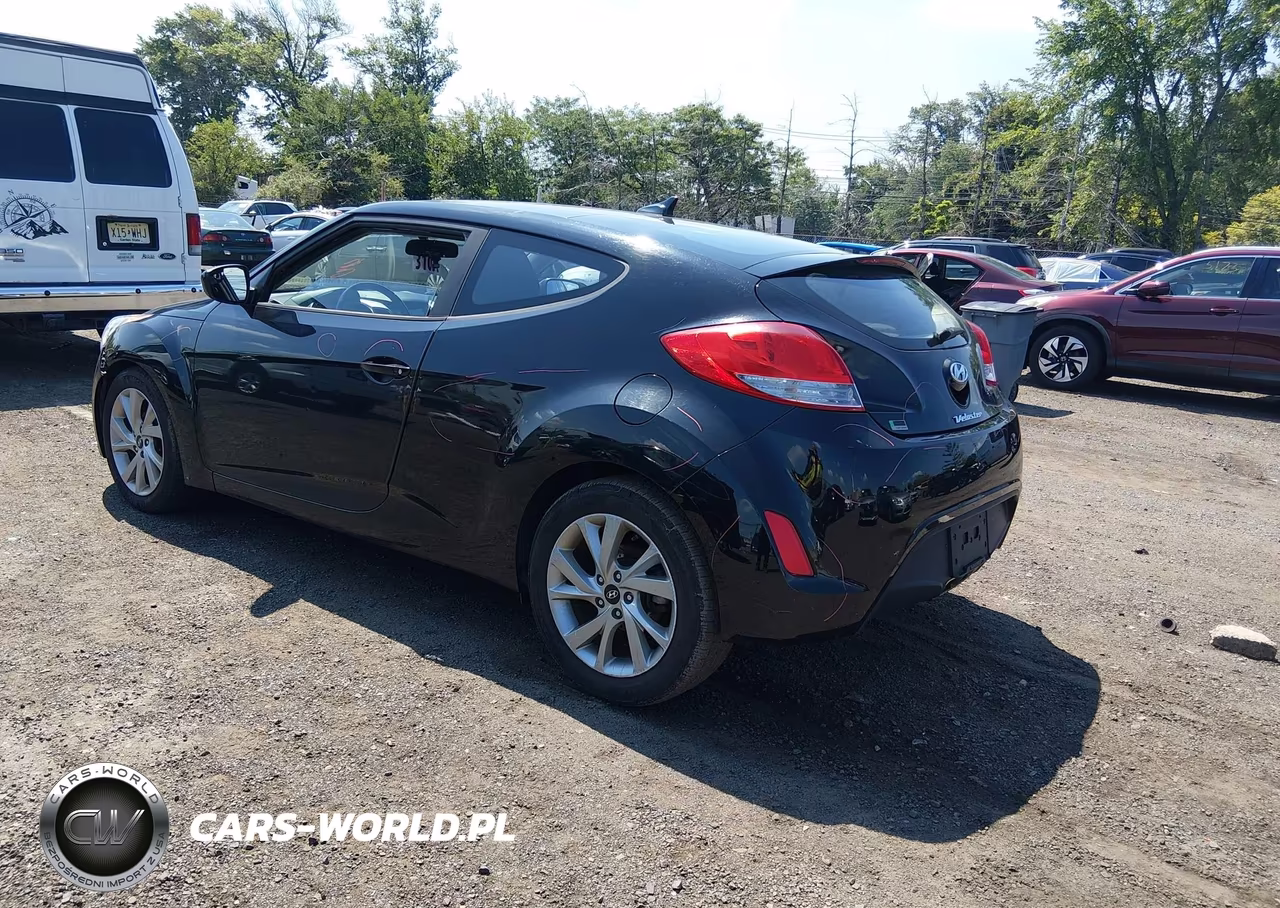 2017 Hyundai Veloster VIN:KMHTC6AD7HU306475 - 3