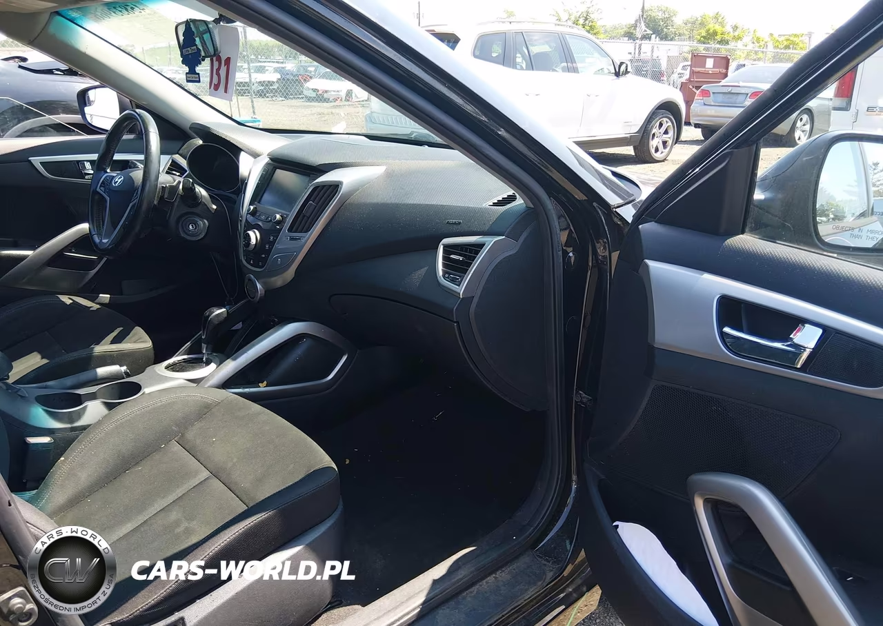 2017 Hyundai Veloster VIN:KMHTC6AD7HU306475 - 5