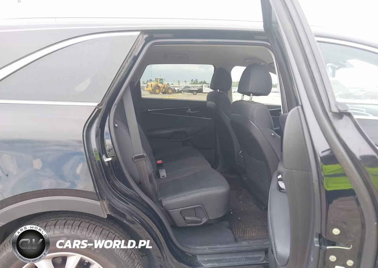 2018 Kia Sorento 2.4L Lx VIN:5XYPG4A35JG404675 - 8