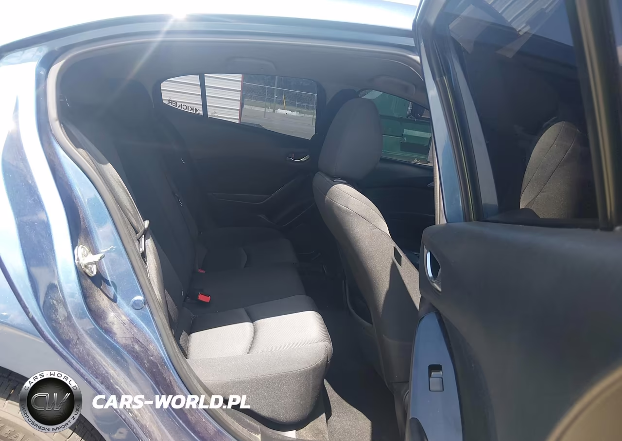2018 Mazda Mazda3 Sport VIN:3MZBN1K7XJM251467 - 8