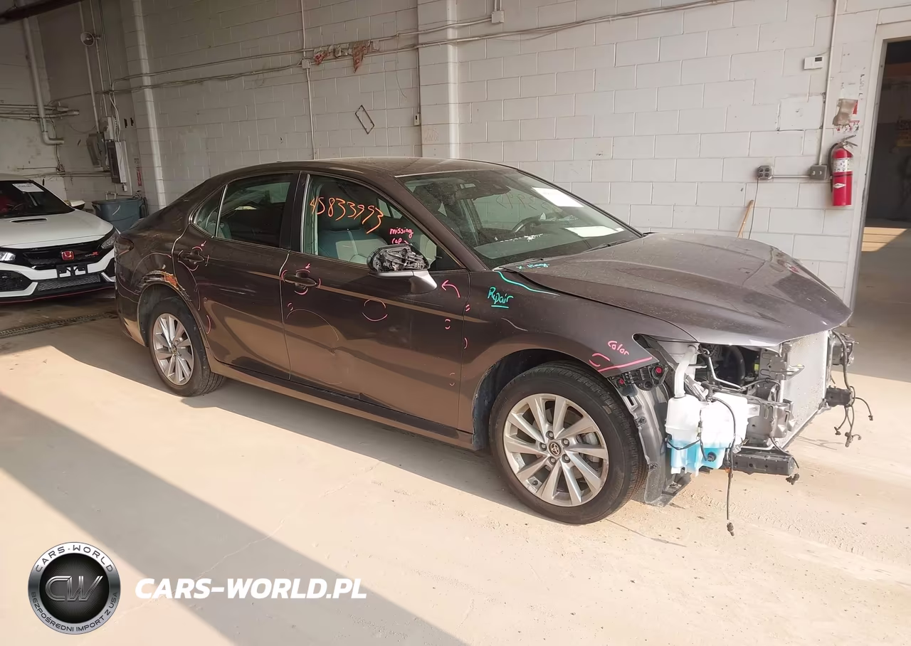 2024 Toyota Camry Le – zdjęcie 1 z 16