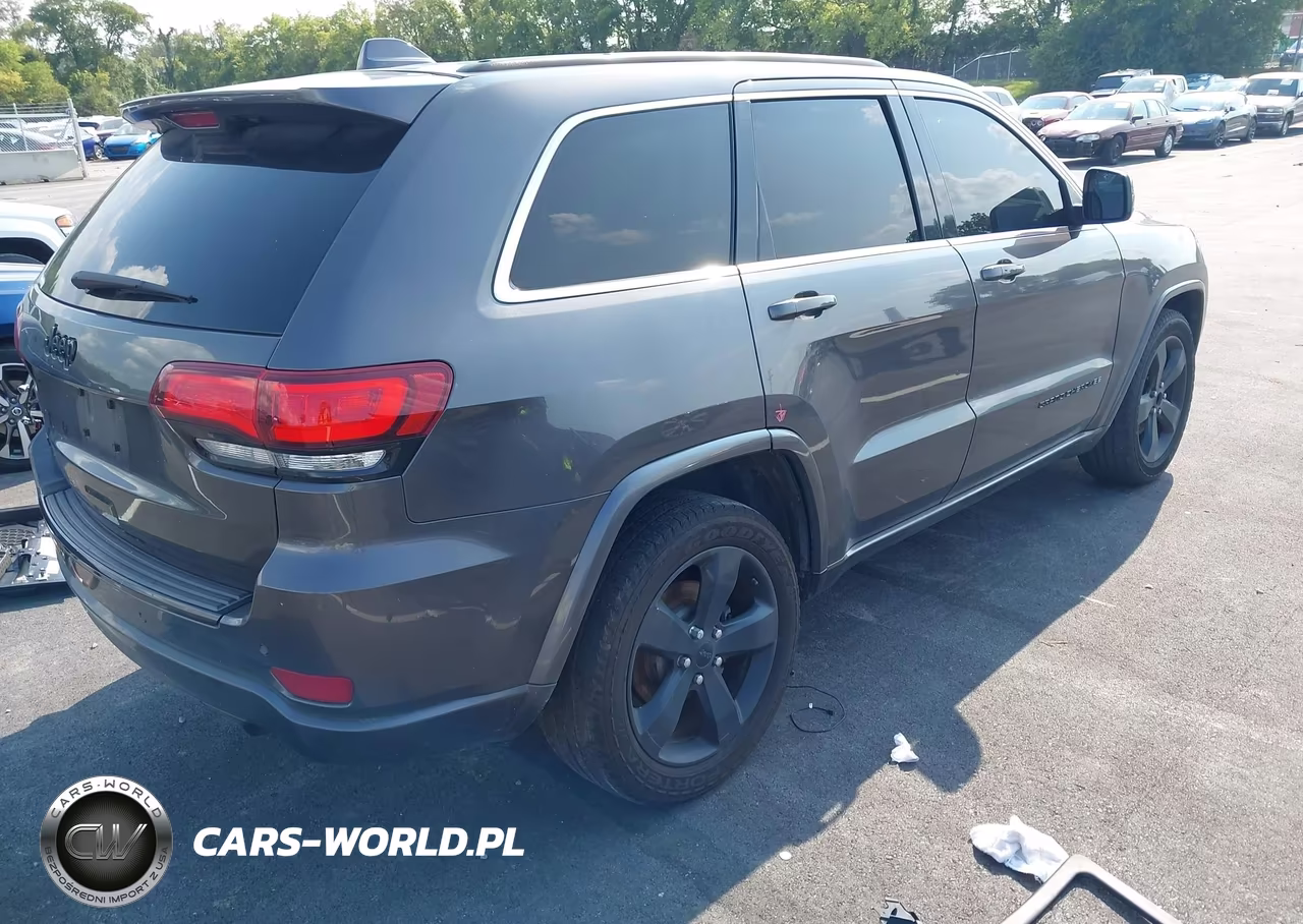 2015 Jeep Grand Cherokee Altitude VIN:1C4RJFAG7FC934182 - 4