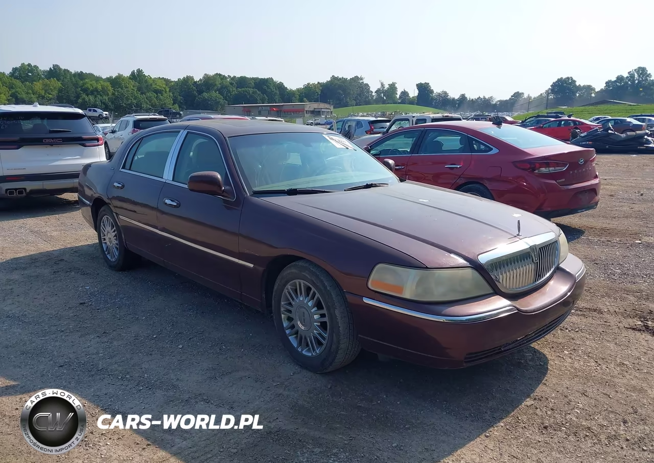 2006 Lincoln Town Car Designer Series
