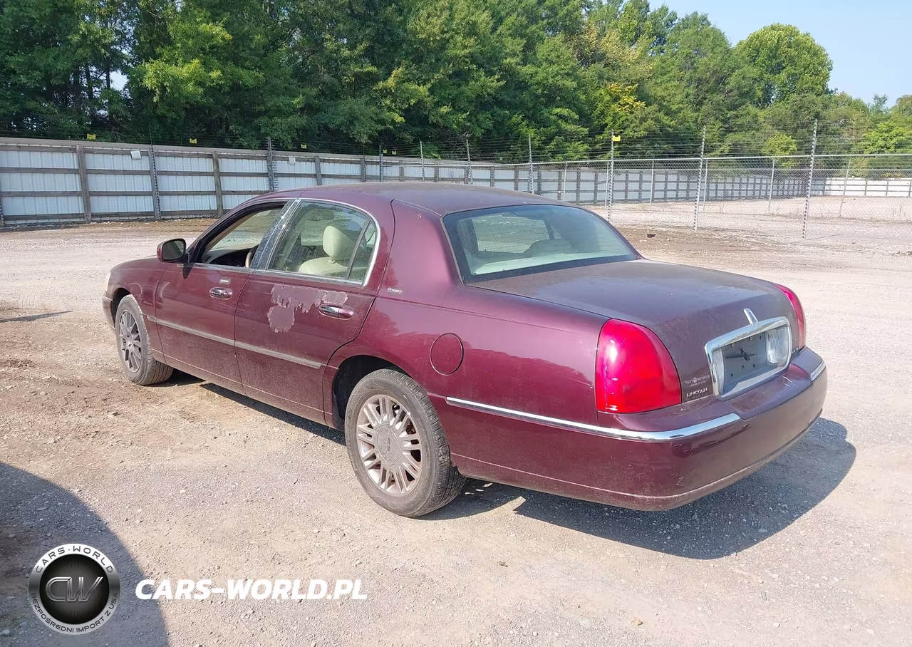 2006 Lincoln Town Car Designer Series VIN:1LNHM83V26Y621761 - 3