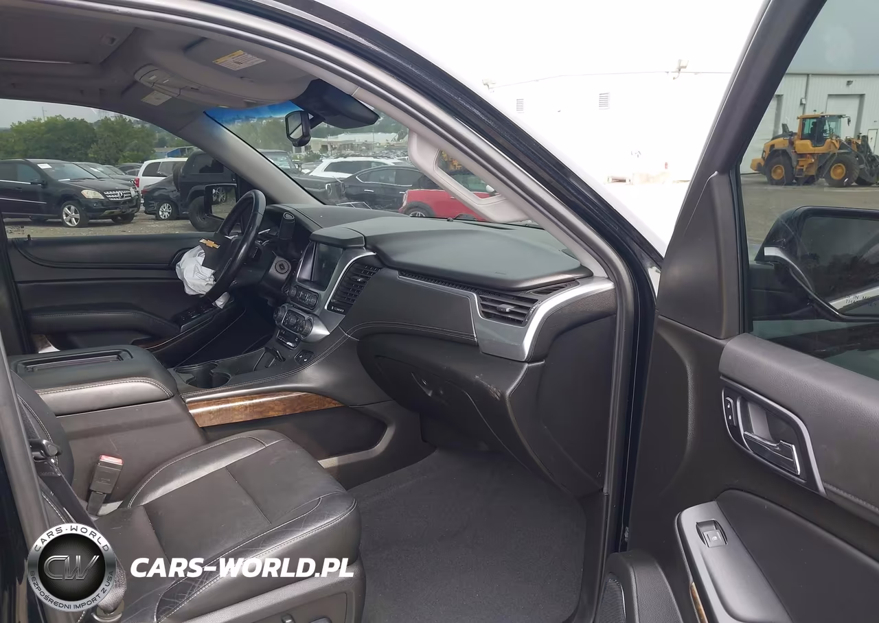 2019 Chevrolet Suburban Lt VIN:1GNSKHKC7KR269451 - 5