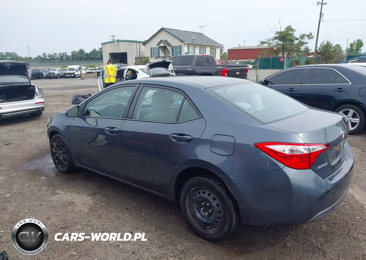 2016 Toyota Corolla Le VIN:2T1BURHE5GC682813 - 3