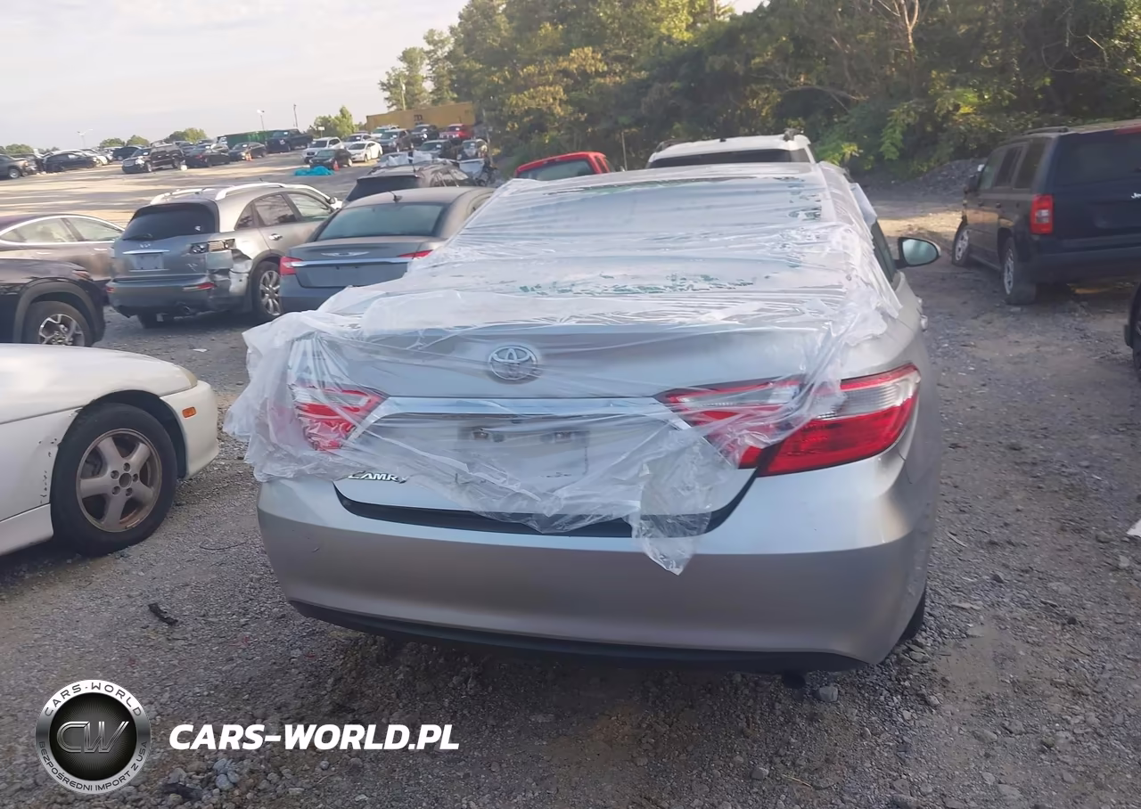 2015 Toyota Camry Le VIN:4T1BF1FK5FU081466 - 16