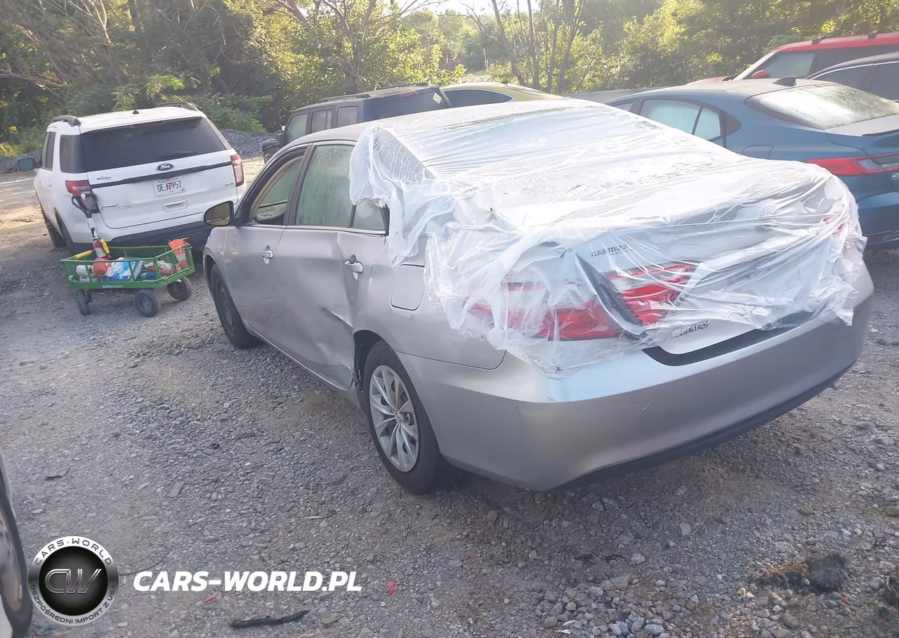 2015 Toyota Camry Le VIN:4T1BF1FK5FU081466 - 3