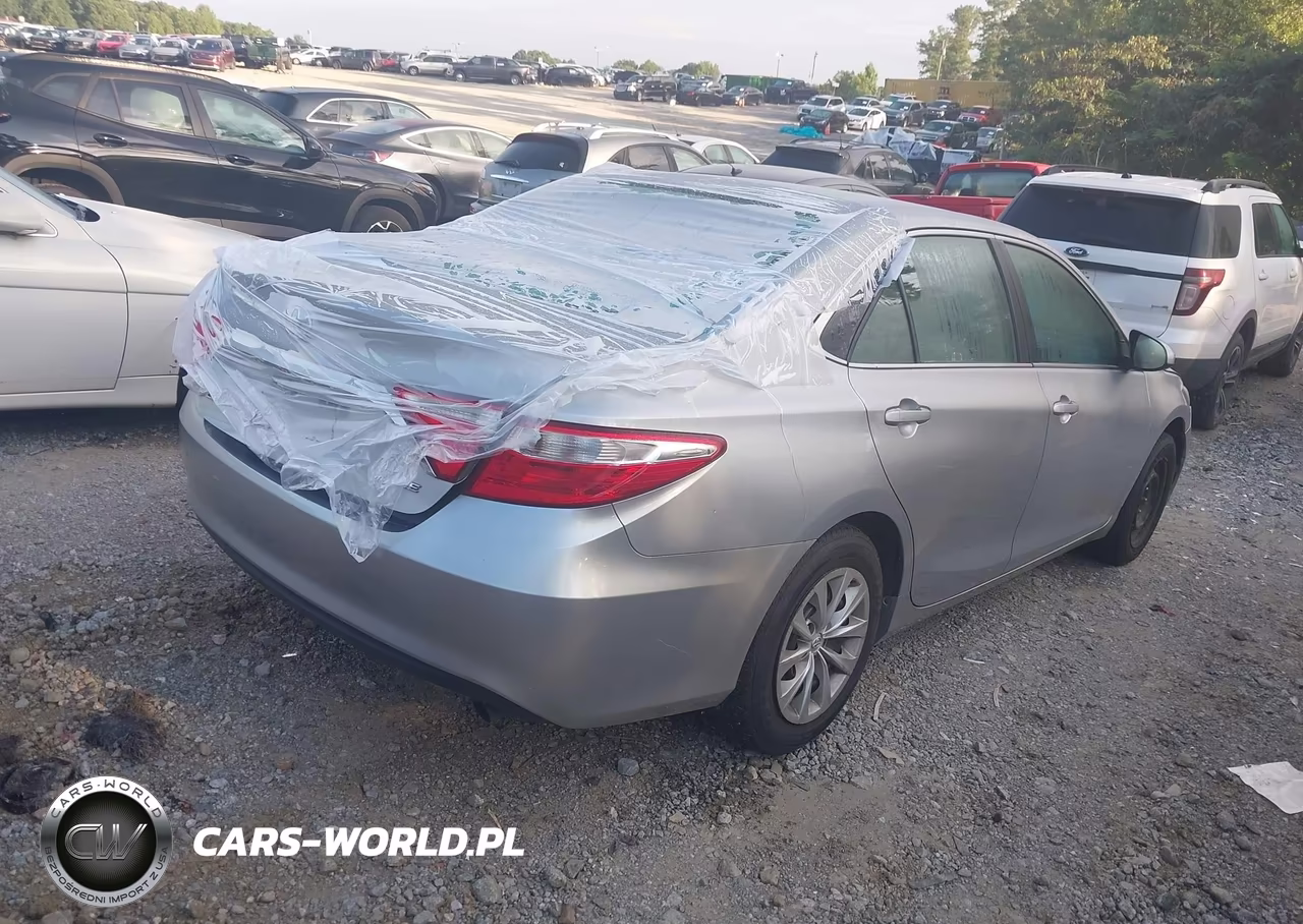 2015 Toyota Camry Le VIN:4T1BF1FK5FU081466 - 4