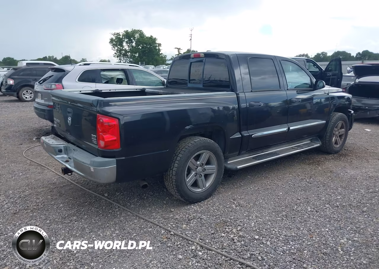 2008 Dodge Dakota Laramie VIN:1D7HW58N88S624228 - 4