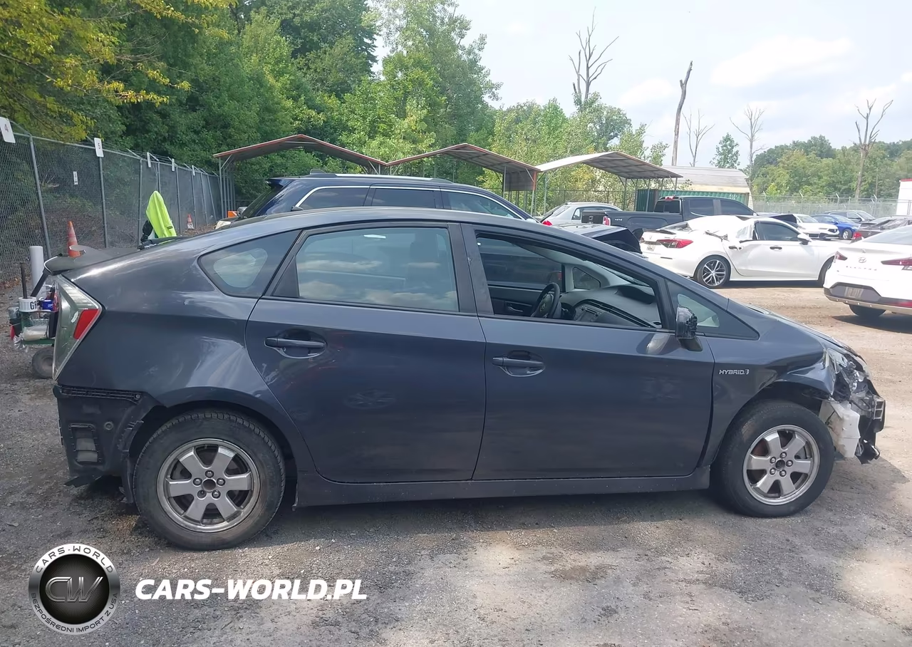 2013 Toyota Prius Two VIN:JTDKN3DU0D5592999 - 14