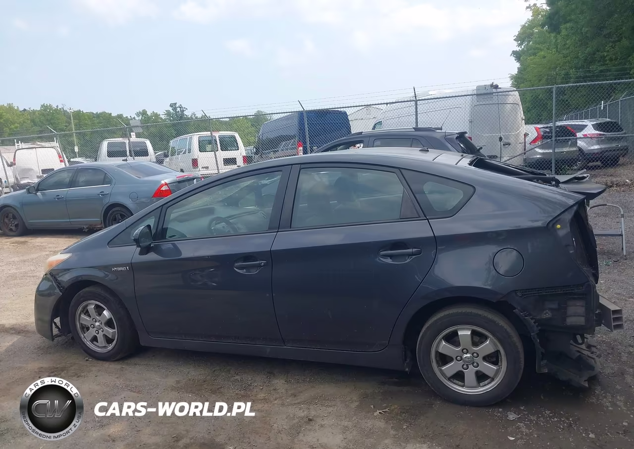 2013 Toyota Prius Two VIN:JTDKN3DU0D5592999 - 15