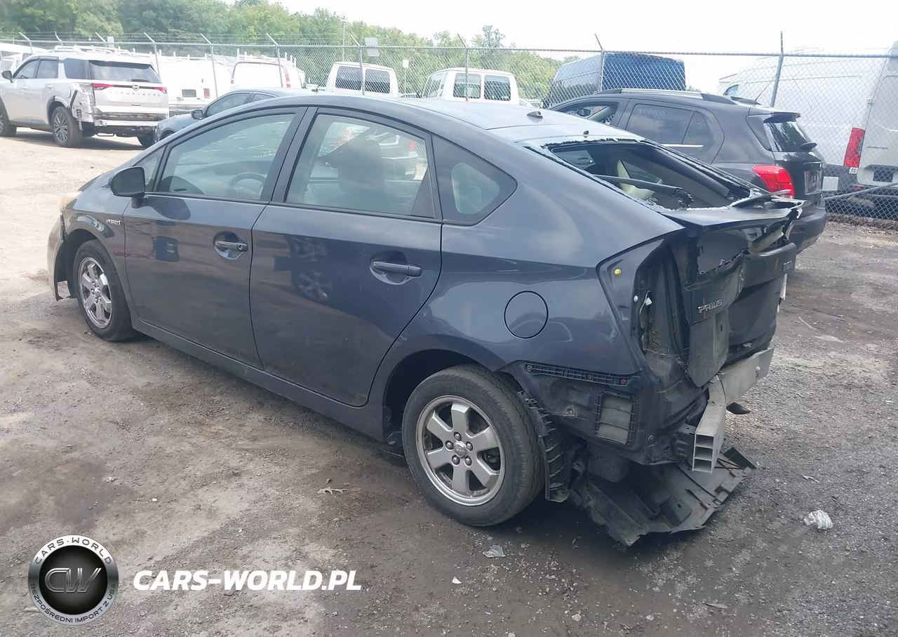 2013 Toyota Prius Two VIN:JTDKN3DU0D5592999 - 3