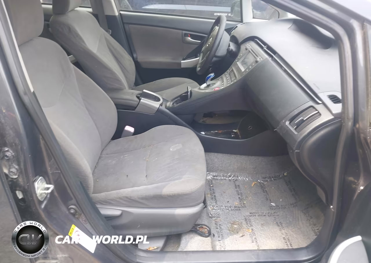 2013 Toyota Prius Two VIN:JTDKN3DU0D5592999 - 5