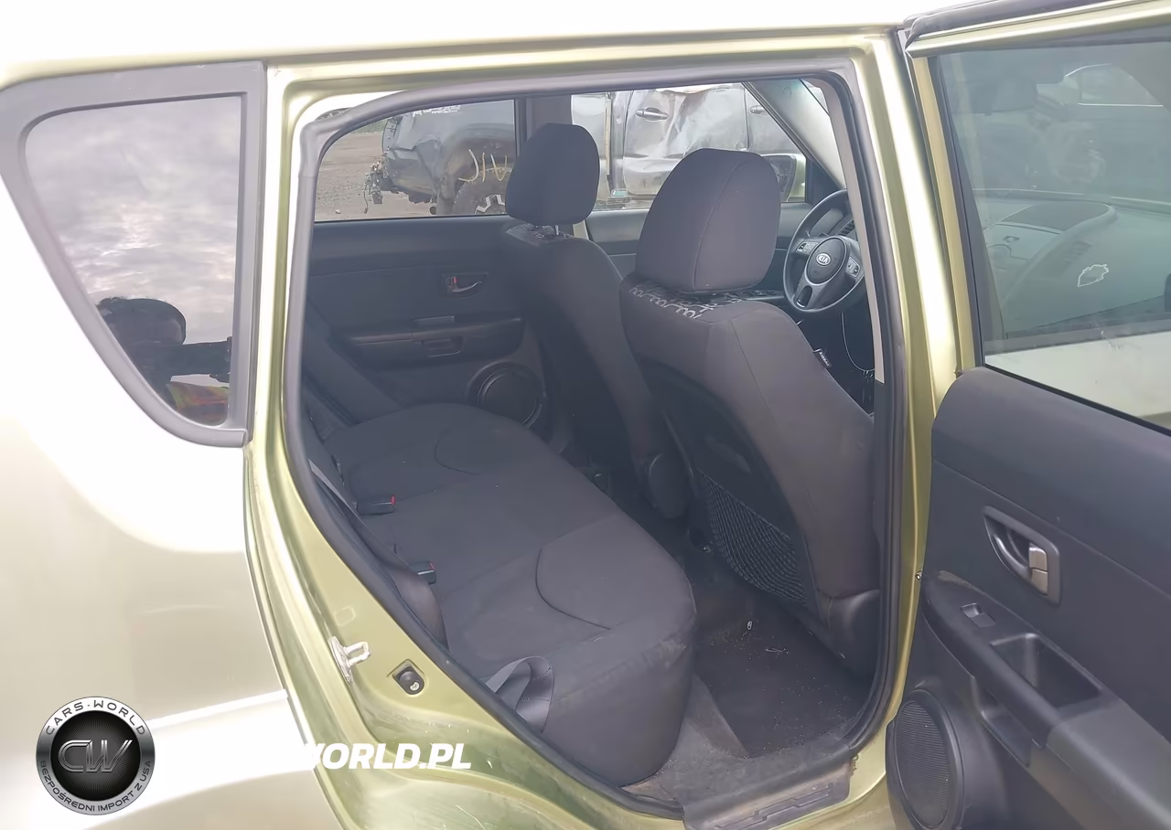 2010 Kia Soul + VIN:KNDJT2A23A7146084 - 8