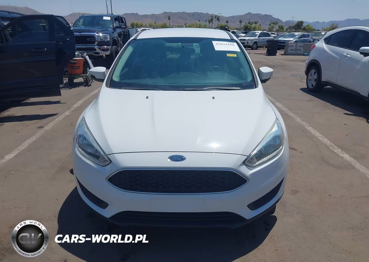 2017 Ford Focus Se VIN:1FADP3F24HL296180 - 12