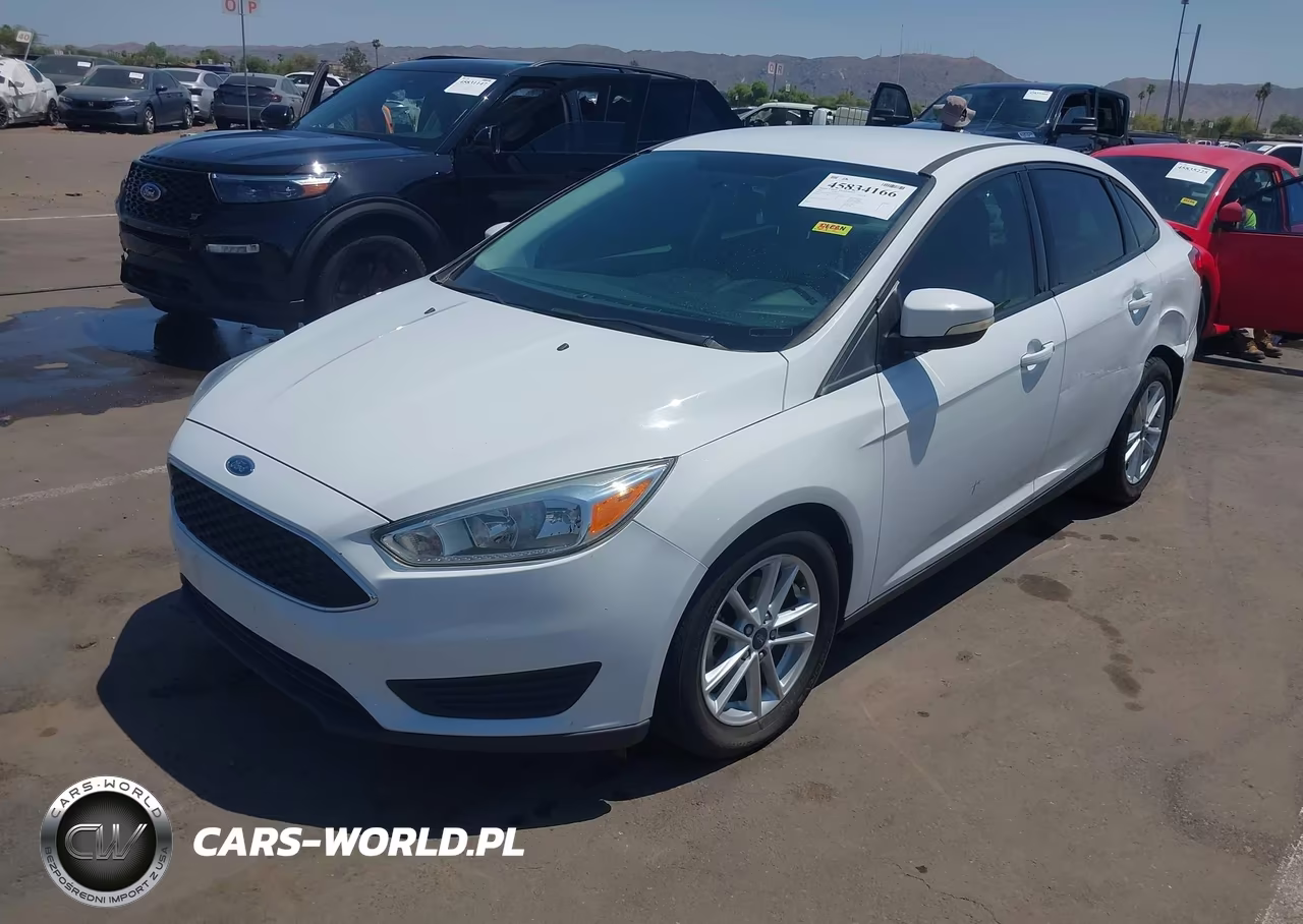2017 Ford Focus Se VIN:1FADP3F24HL296180 - 2
