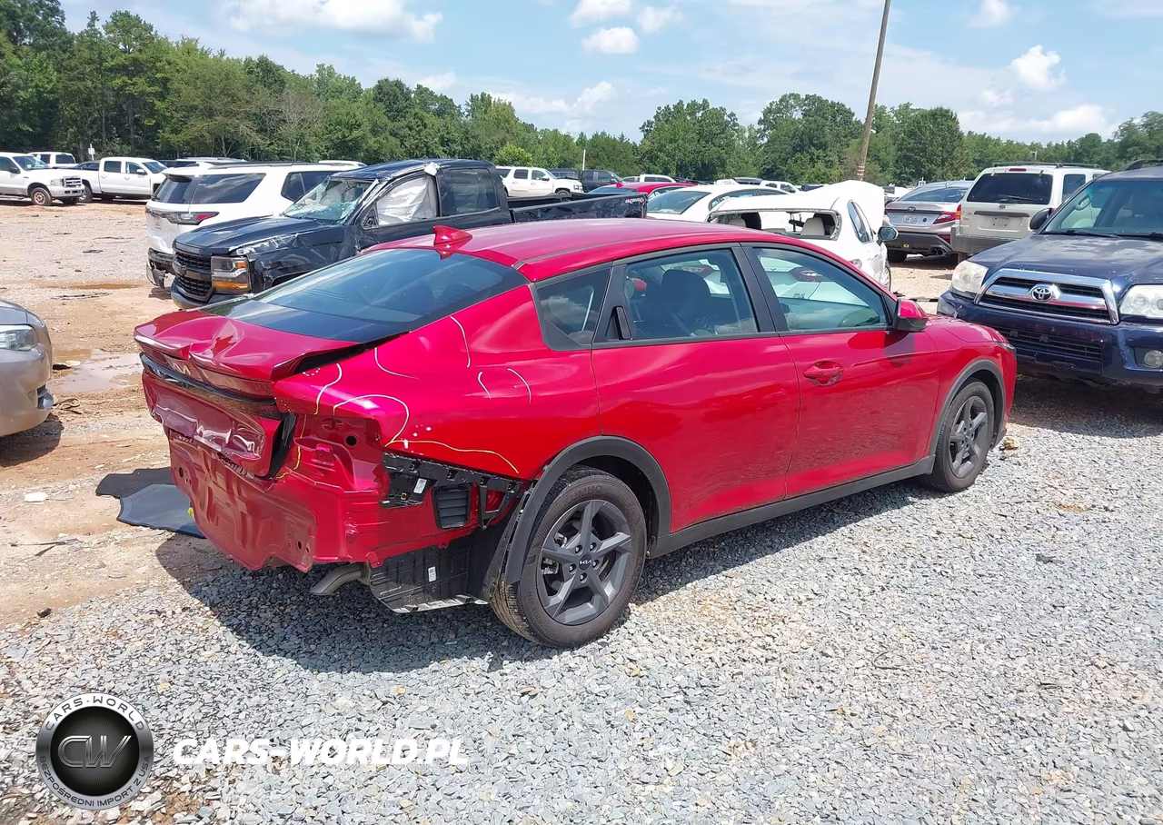2025 Kia K4 Lxs VIN:3KPFT4DE1SE196569 - 4