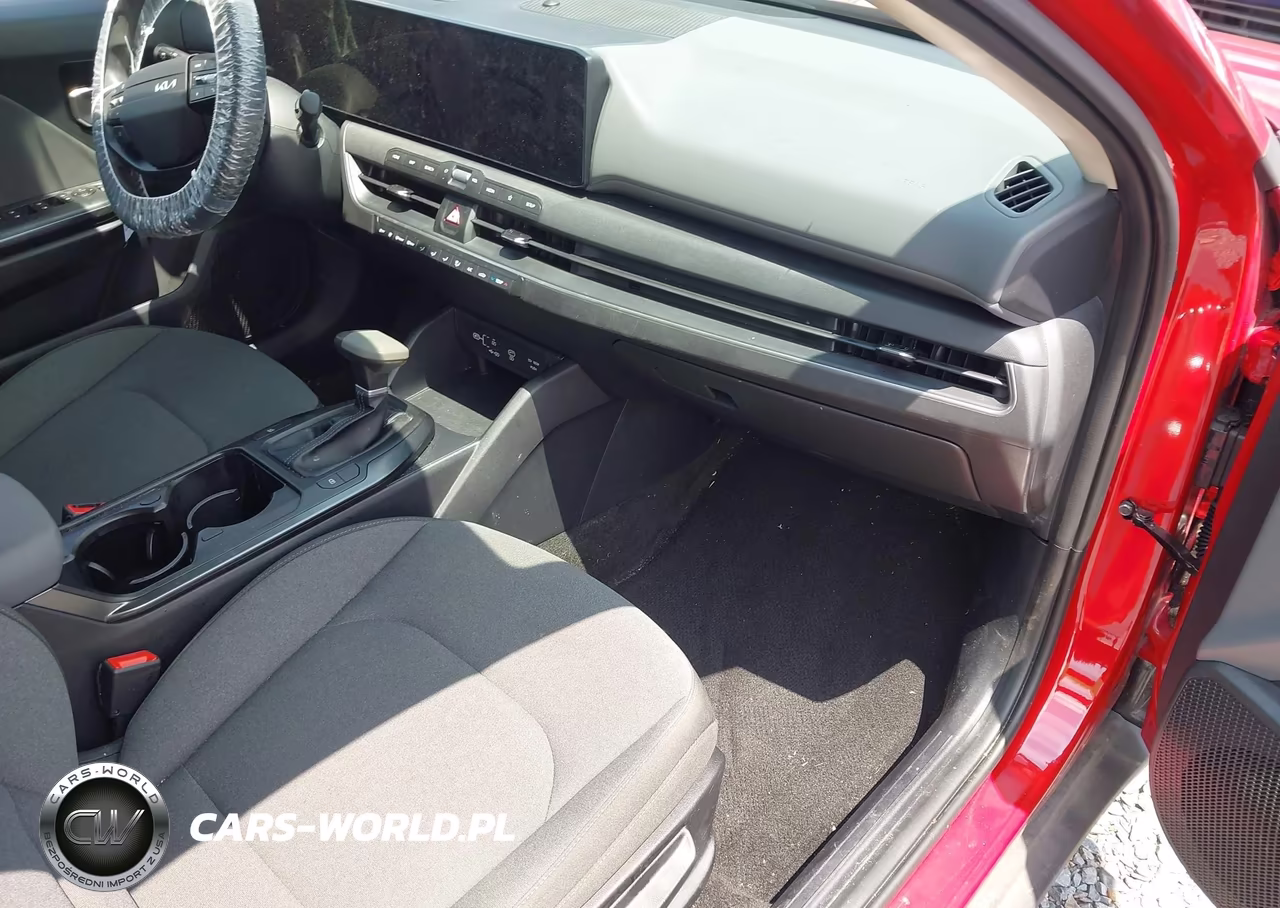 2025 Kia K4 Lxs VIN:3KPFT4DE1SE196569 - 5