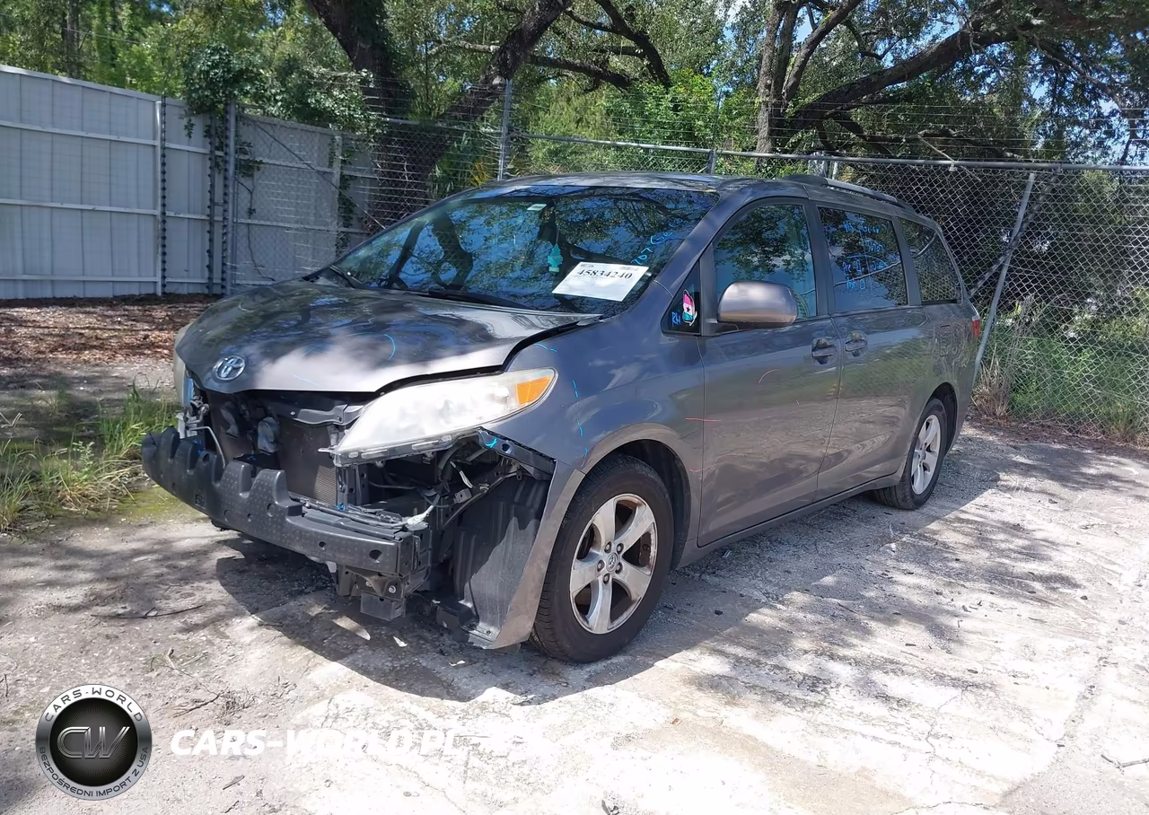 2015 Toyota Sienna Le 8 Passenger VIN:5TDKK3DC8FS640052 - 2