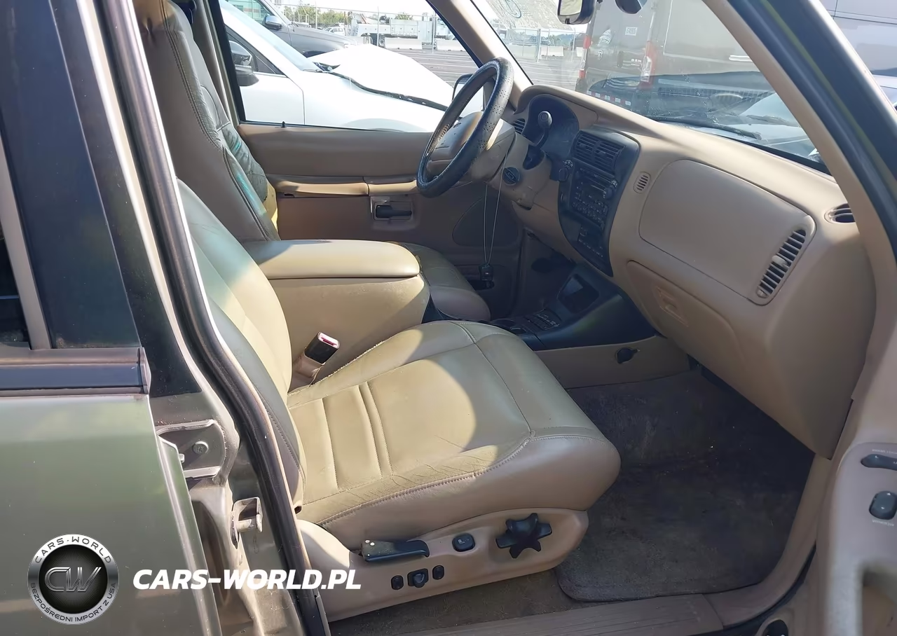 2000 Ford Explorer Eddie Bauer VIN:1FMZU74E5YZA35727 - 5