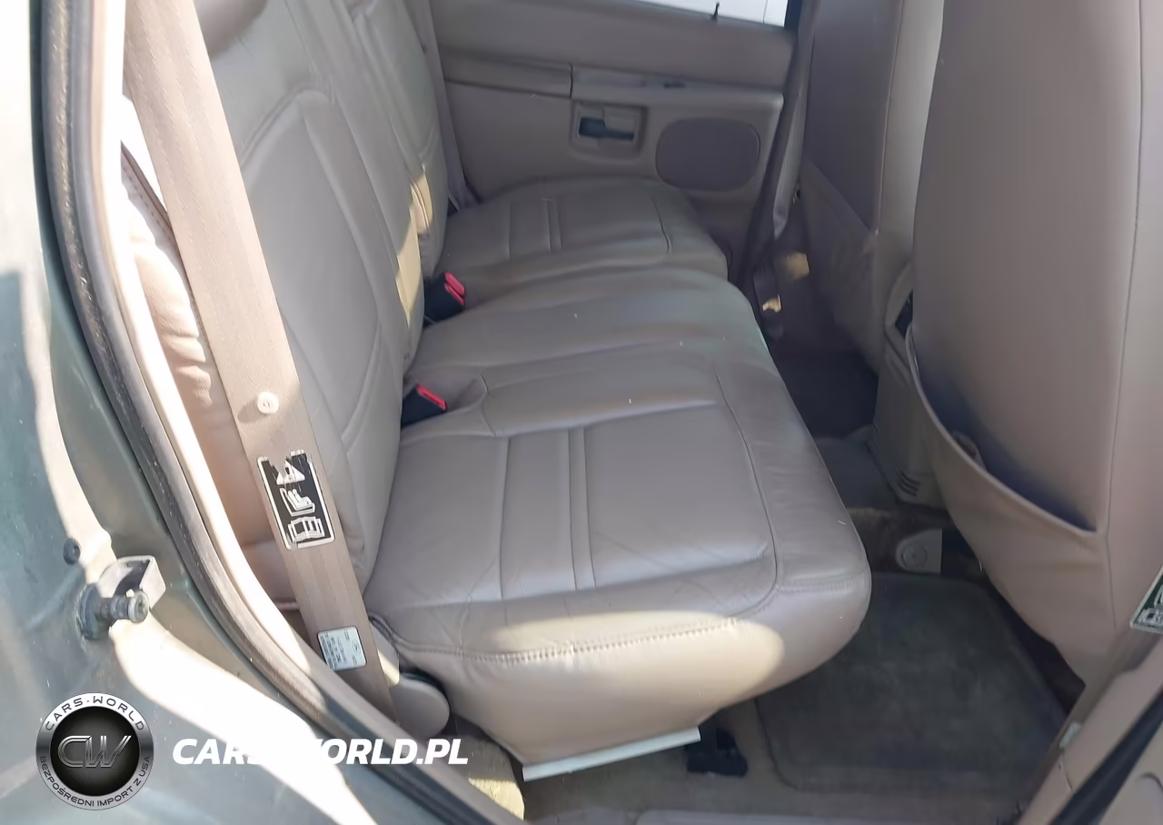 2000 Ford Explorer Eddie Bauer VIN:1FMZU74E5YZA35727 - 8